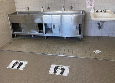 手洗い場の待機場所表示