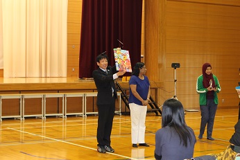 絵の贈呈 絵の贈呈