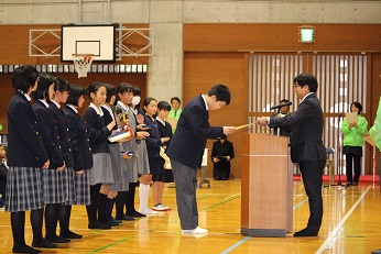 団体戦は優勝しました。