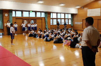 宿泊教室出発式 宿泊教室出発式
