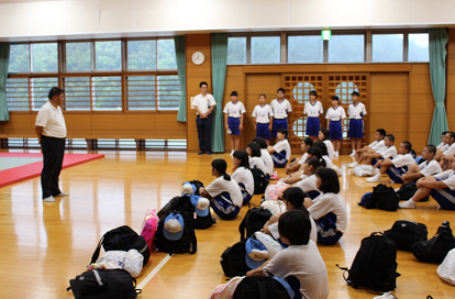 宿泊教室出発式 宿泊教室出発式