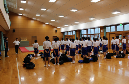 集団宿泊教室出発式 集団宿泊教室出発式