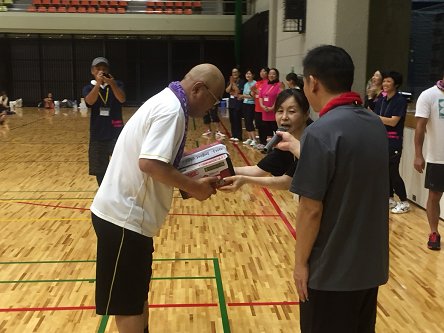 表彰を受ける。 表彰を受ける。