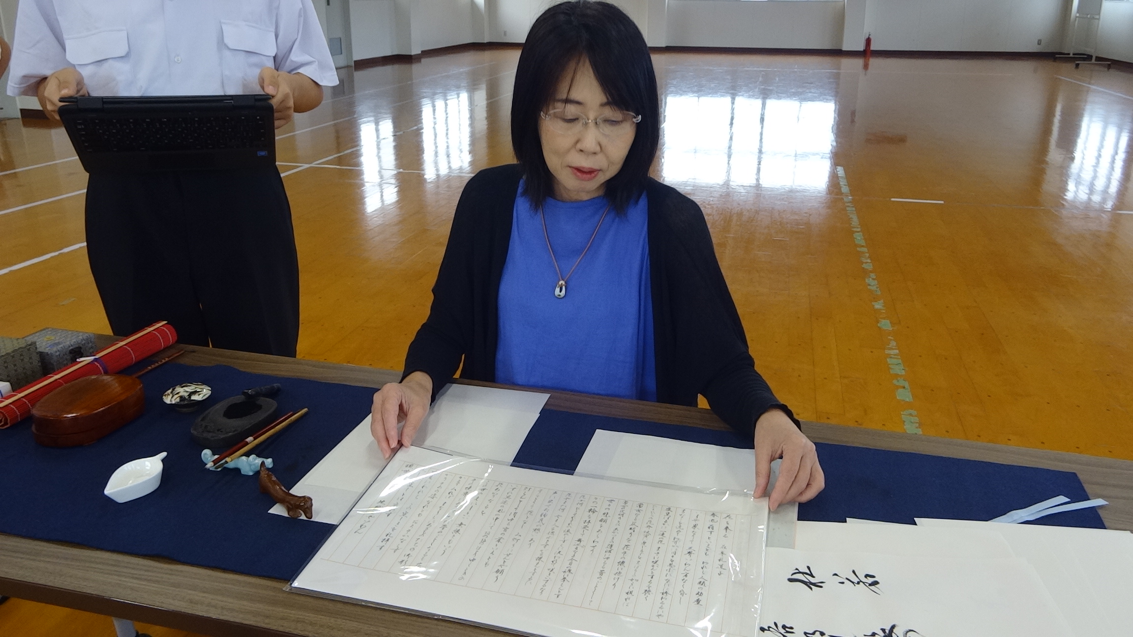 松岡桑琳さん（書道、本の読み聞かせ）