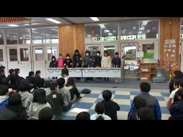 冬休み前集会　音楽クラブのクリスマスソング　その1