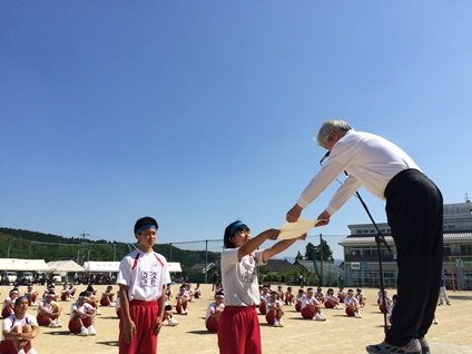 競技の部は青団が優勝