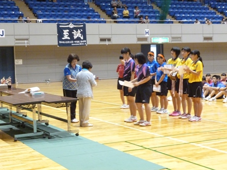 女子団体の表彰